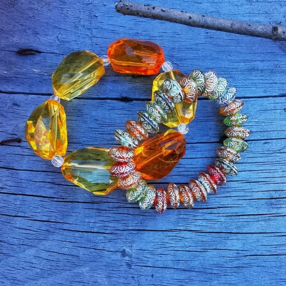 Pair of Plastic Stretch Bracelets - Picture 5 of 12